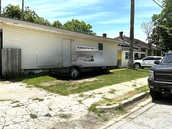 5th image of 1026 Saint Paul St
