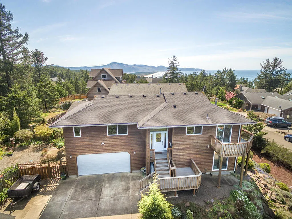 915 Bearberry Ln photo 1