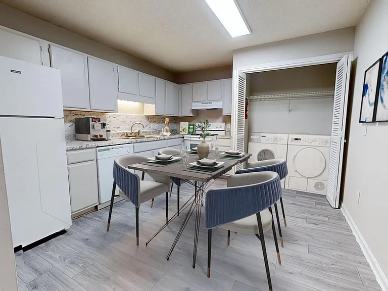 Valley Square Apartments — Photo 5
