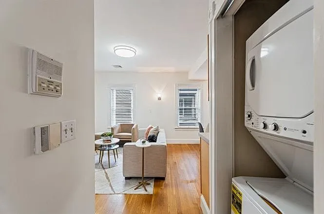 296 W 3rd St #20 — Photo 14