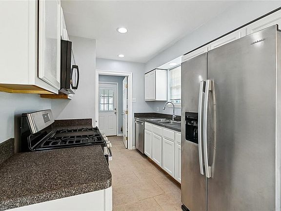 4th image of 2205 Judy Dr