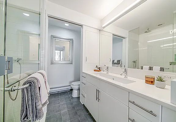 3rd image of 72 Steuben St APT 3C