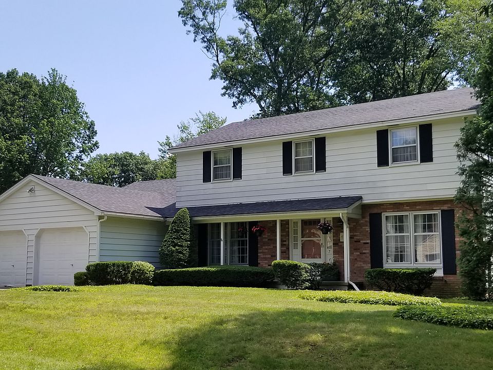 1st image of 7 Cedarwood Dr