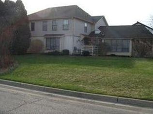 2301 Quail Run Dr, Kalamazoo, MI 49009