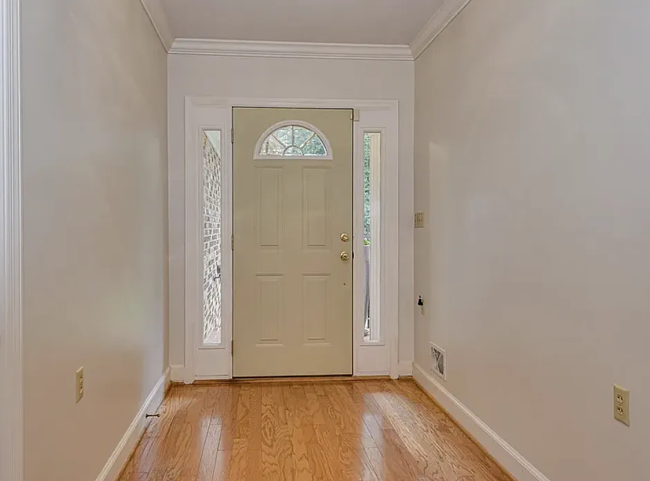 3 bed, 3.0 bath, 2662 sqft, $2,500 — Photo 3