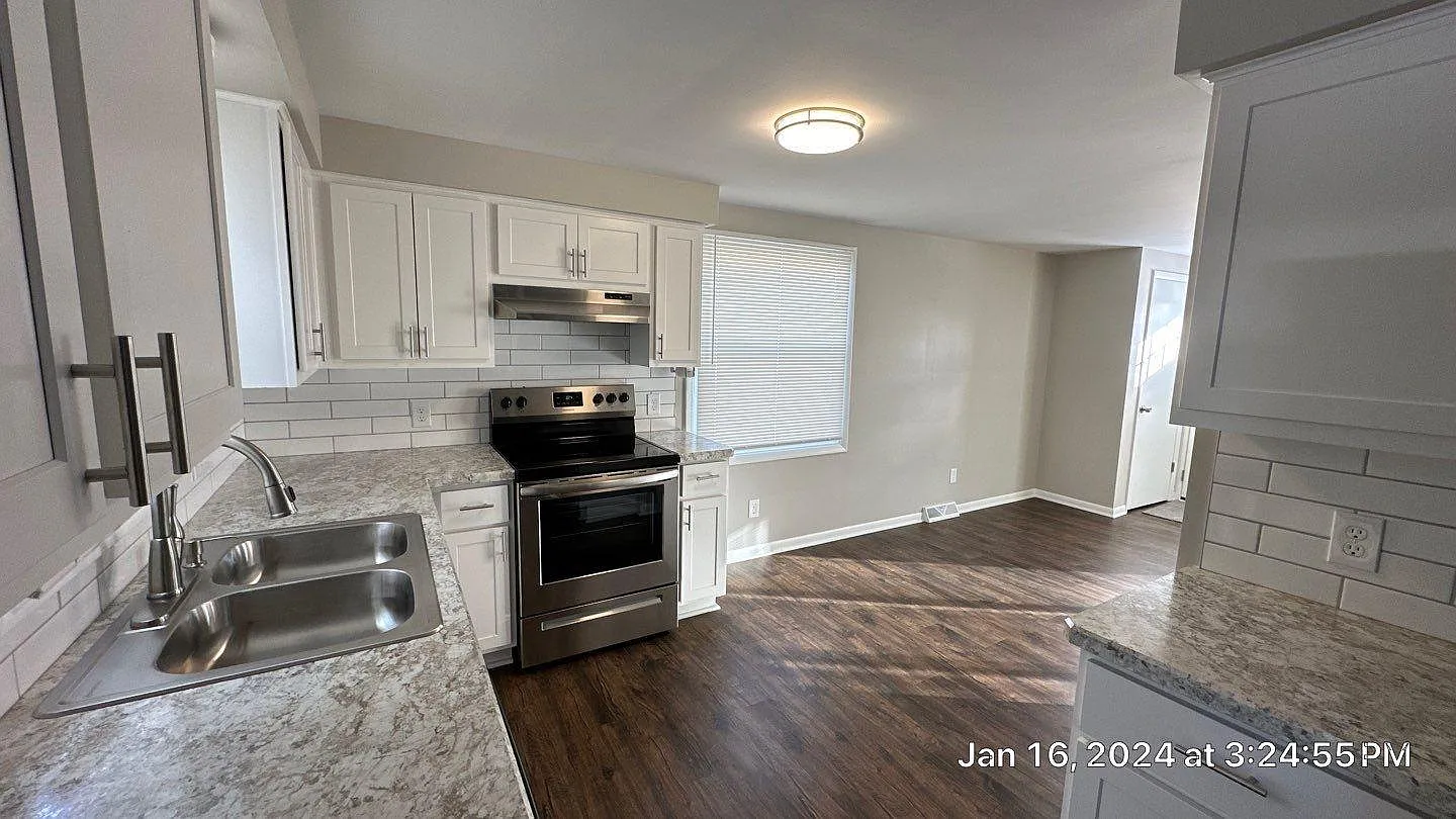 3 bed, 960 sqft, $1,345 — Photo 4