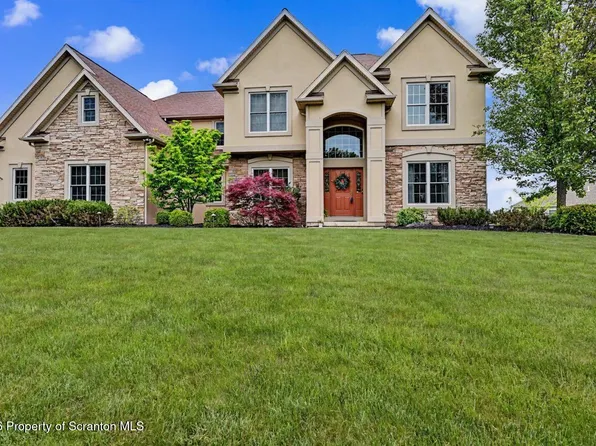 322 Canter Dr, Dallas, PA 18612