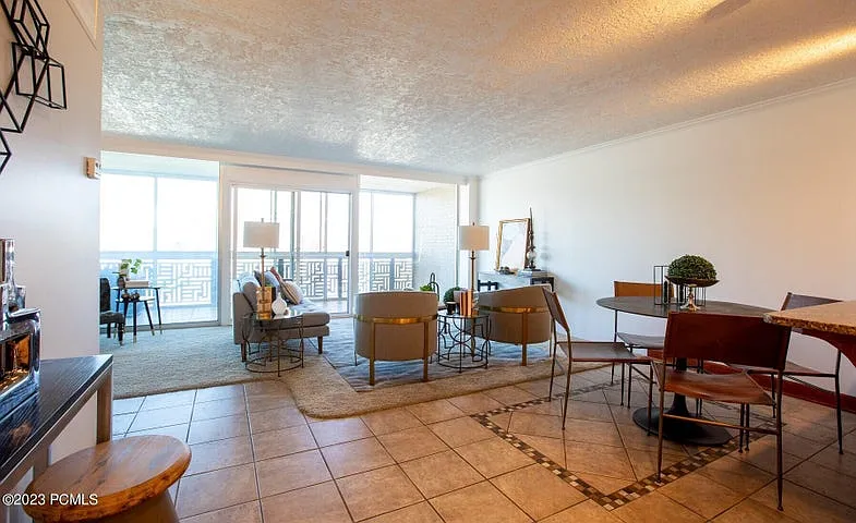 3 bed, 1364 sqft, $850 — Photo 3