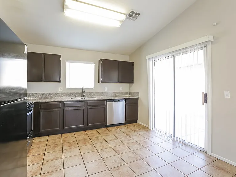 5420 Pepperpike Ave — Photo 6