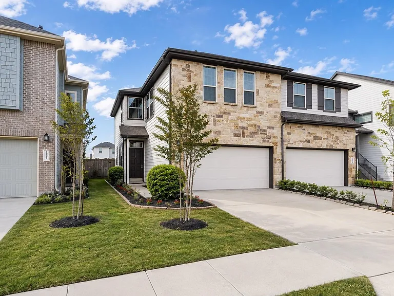 2535 Bordelon Ln — Photo 1