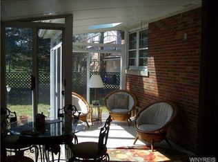 572 Fairway Dr, Lewiston, NY 14092