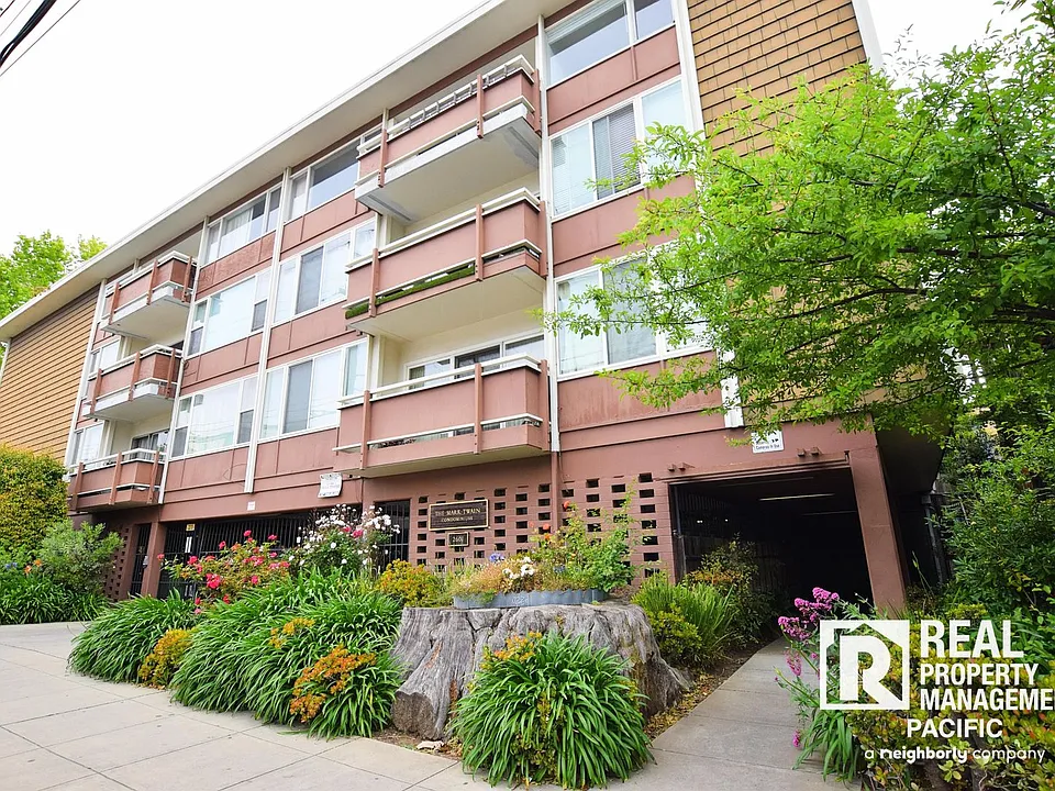 2601 College Ave #111