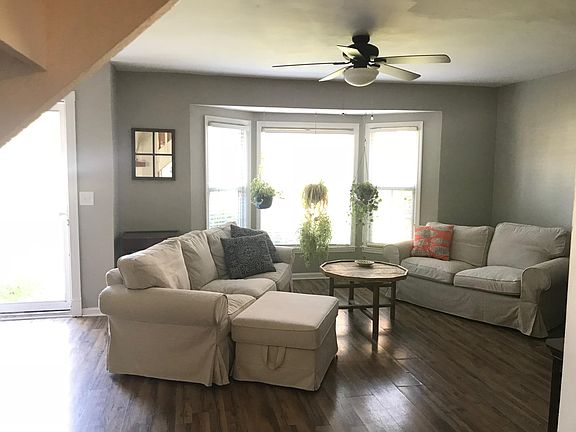 2nd image of 902 Beresford Ct