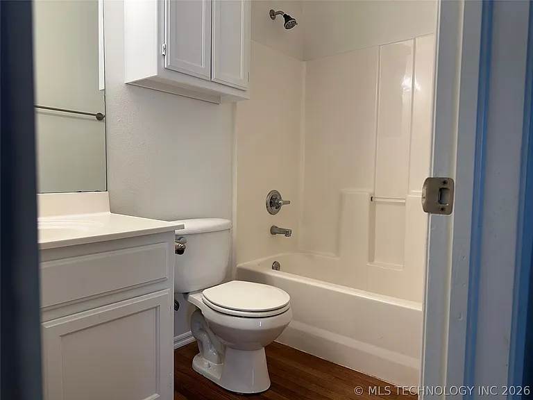 623 N Division St — Photo 9
