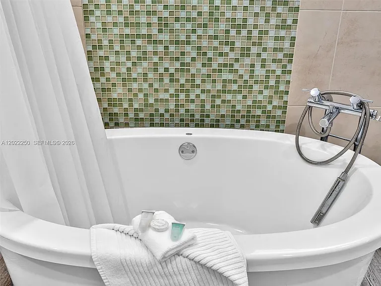 1052 Ocean Dr #C203 — Photo 22