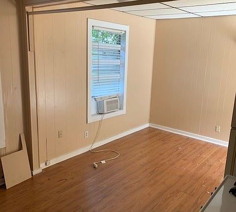 4th image of 203 E Rosewood Ave APT 03