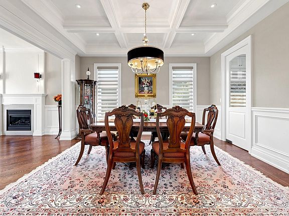 3rd image of 351 Patricia Ave