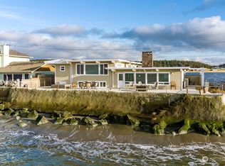 2593 W Beach Rd, Oak Harbor, WA 98277