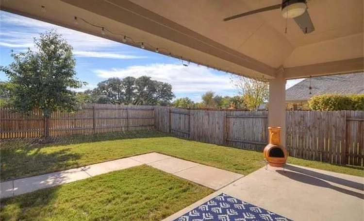323 Sycamore Street — Photo 4