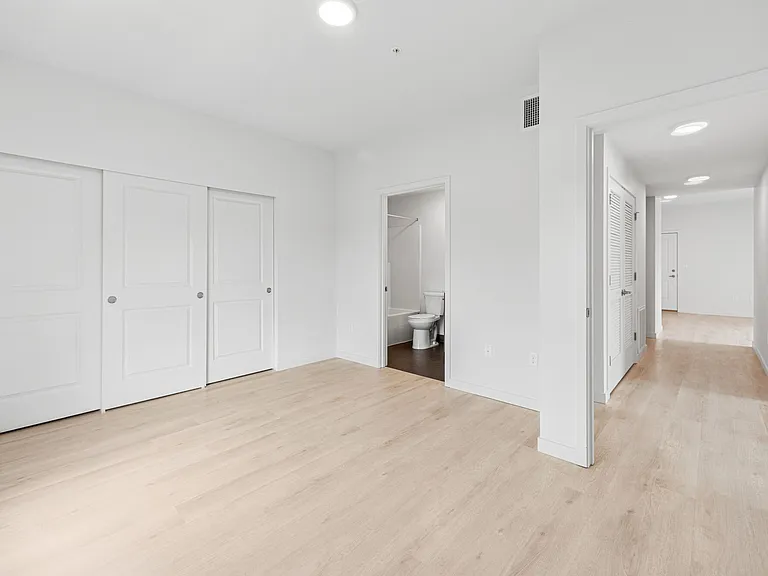 Cascade Creek Apartments — Photo 12