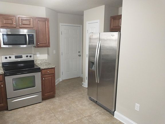 3rd image of 1608 Chadwick Ln
