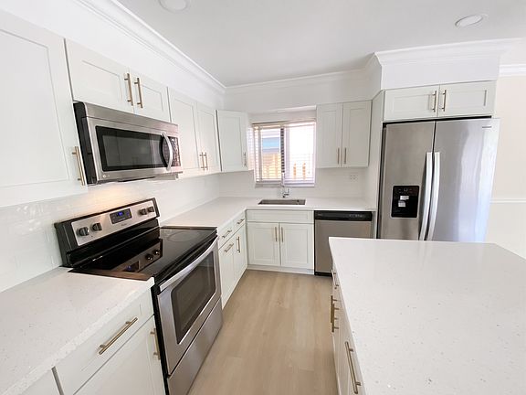 4th image of 9321 NW 39th Ct