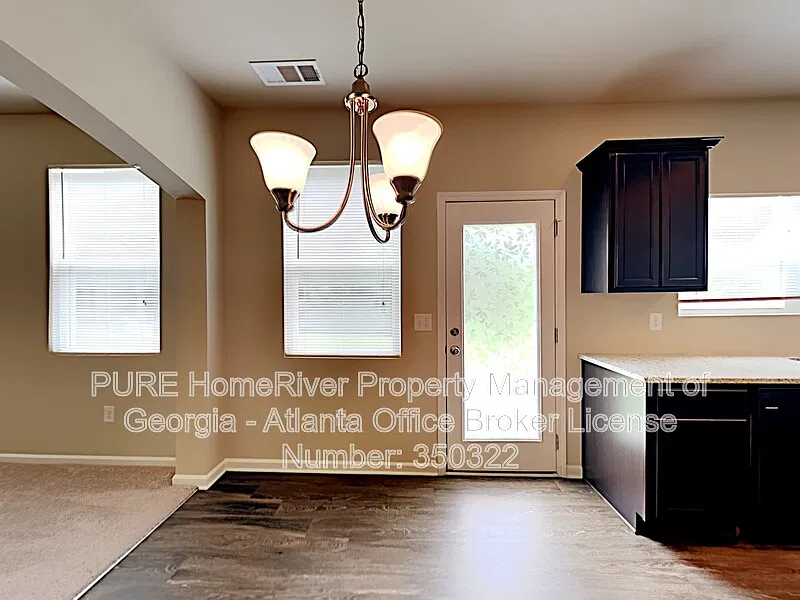 4 bed, 3.0 bath, 1826 sqft, $2,000 — Photo 4
