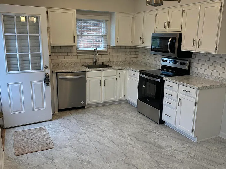 1607 Greenland Ct — Photo 14