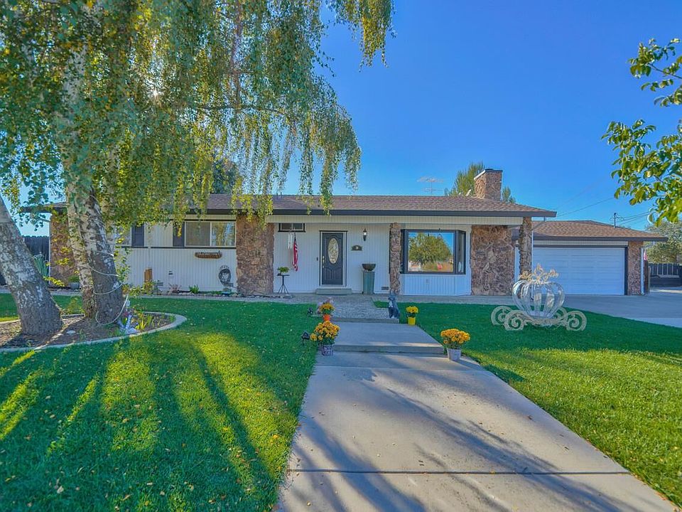 1st image of 20 Los Altos Dr