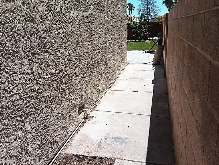 121 Logansberry Ln — Photo 38