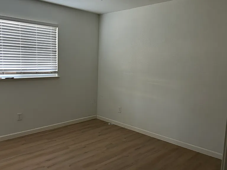 1258 Van Ct — Photo 5