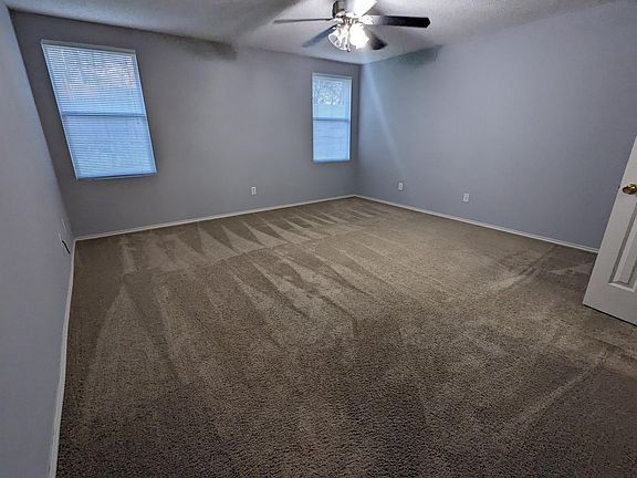 5th image of 16424 Red River Ln