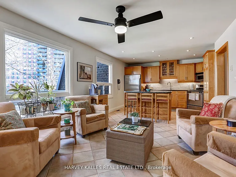 18 La Rose Ave #Townhouse 16 — Photo 12