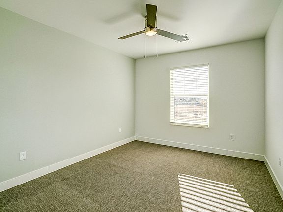4th image of 1035 Heathercroft Cir #402