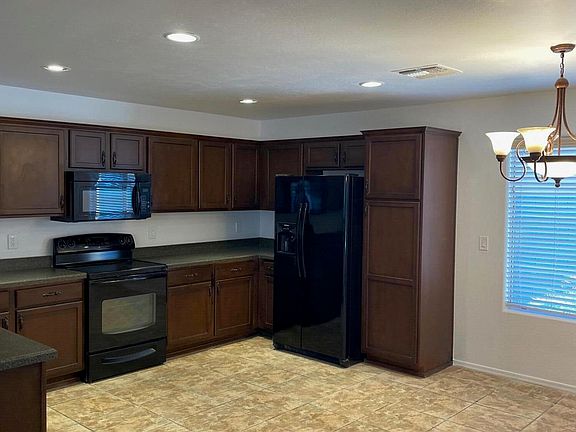 3rd image of 42264 W DESERT FAIRWAYS Drive