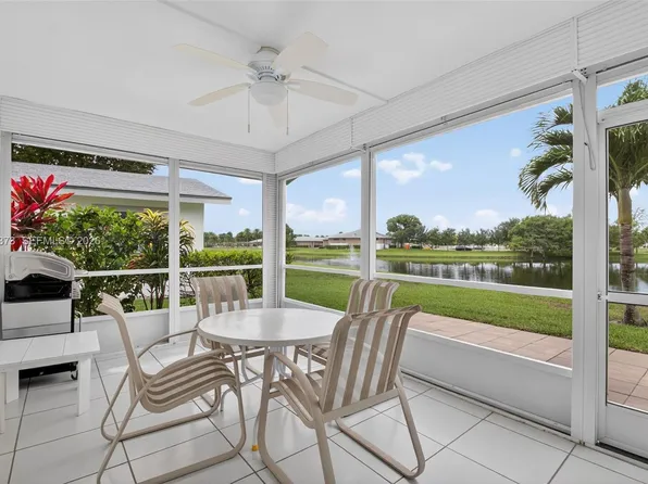 3810 Rowena Cir, West Palm Beach, FL 33417