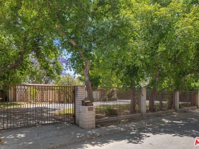 8400 Encino Ave, Northridge, CA, 91325