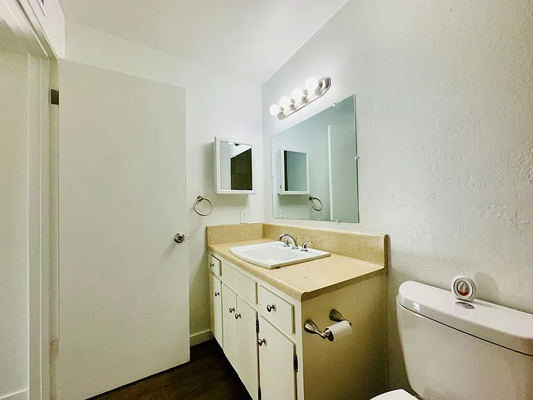 Bel Air Apartments — Photo 21