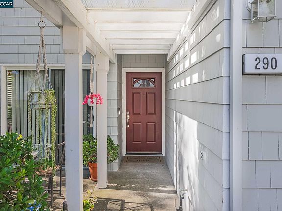 3rd image of 290 Pebblecreek Ct