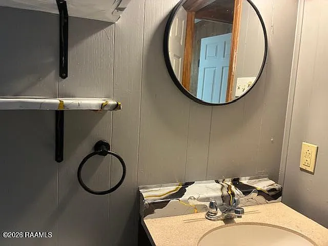 144 Lilly St — Photo 6