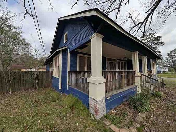 4th image of 3000 S Cherry St