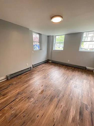 170 Grand St. Photo 1
