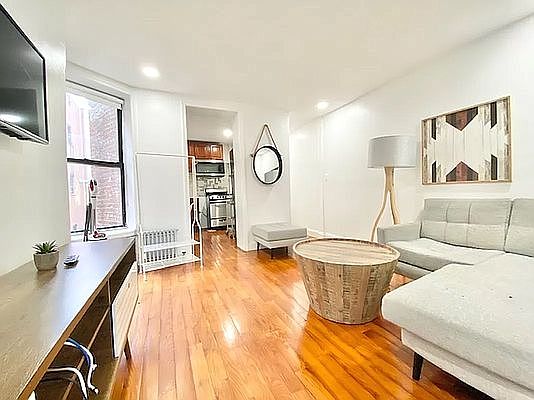 2nd image of 220 W 149th St #5S