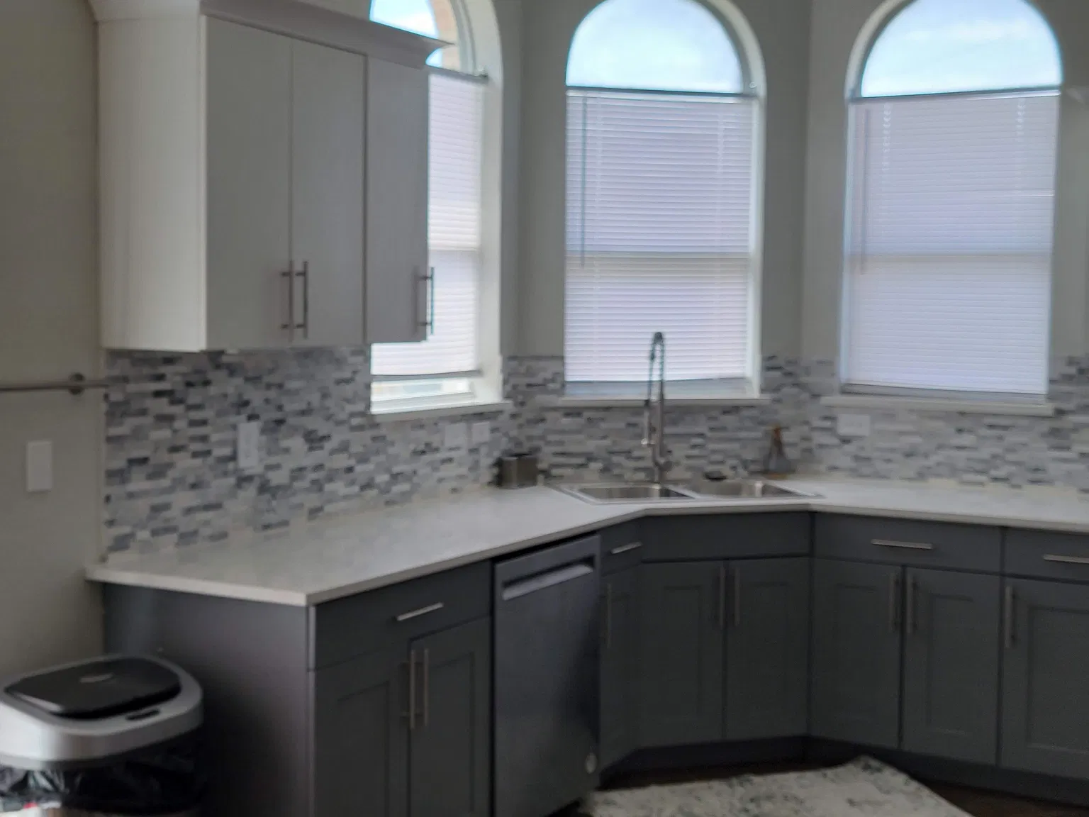 4 bed, 2000 sqft, $2,600 — Photo 2