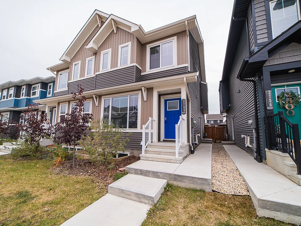 2704 Chokecherry Pl SW #2704