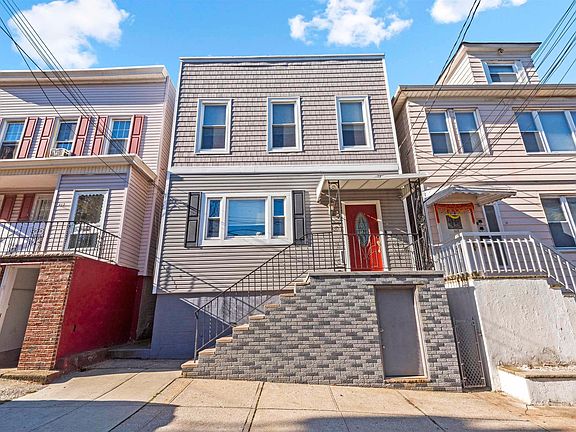 3rd image of 115 Carlton Ave