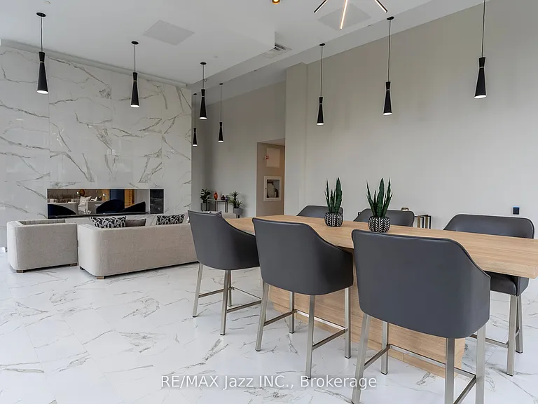 80 Bond St E #1202 — Photo 7