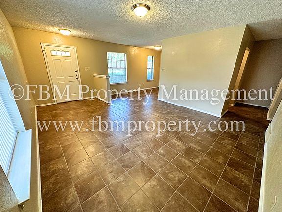 3rd image of 128 Lance Dr #128