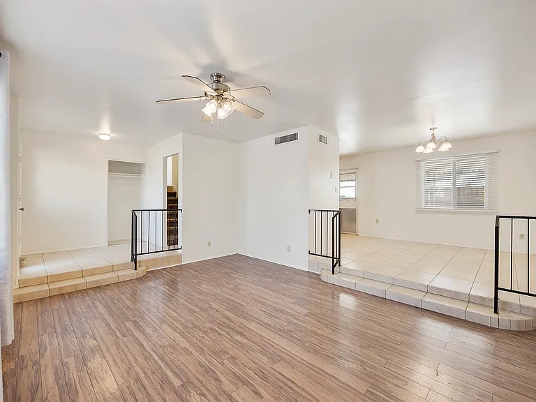 8743 E Berridge Ln — Photo 6