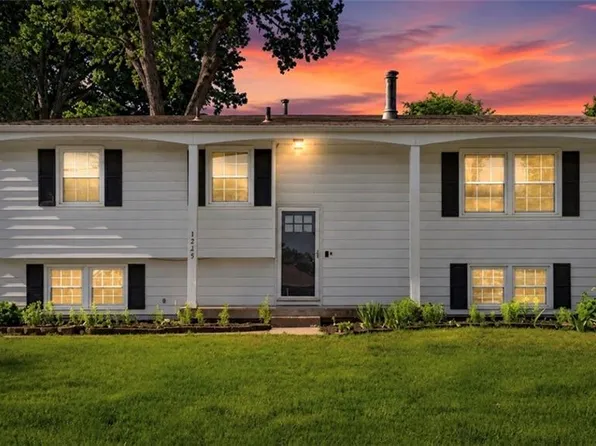11709 E 77th Ter, Raytown, MO 64138